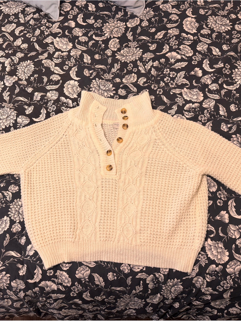 Dress Forum Cream Cable-Knit Button-Front Pullover